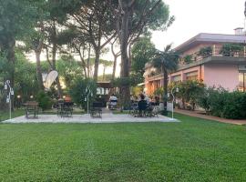 Hotel Storyville Business & Holiday, hotel v destinaci Cinquale