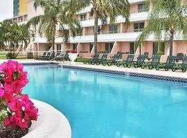 Castaways Resort and Suites