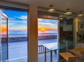 2 Levels of Ocean Front, Largest Townhome, AC, villa i San Diego