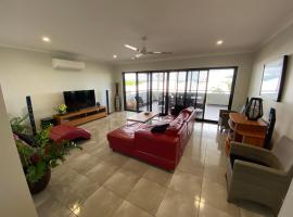 Cooktown Harbour View Luxury Apartments, orlofshús/-íbúð í Cooktown