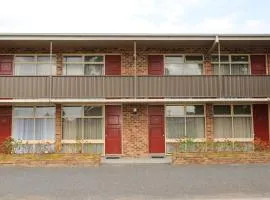 Peninsula Motor Inn