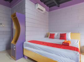 RedDoorz @ Cipanas Garut, hotel di Garut