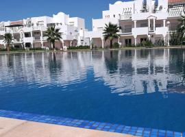 Immaculate 2-Bed Apartment in marina Saidia, hotel a Saïdia