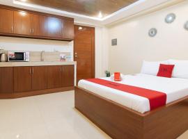 RedDoorz Plus near BGC Mall, hotel in Taguig, Manila