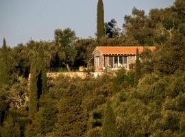 Natur-Steinhaus mit Meerblick: hell, ruhig, exklusiv, strandnah, holiday home in Liapades