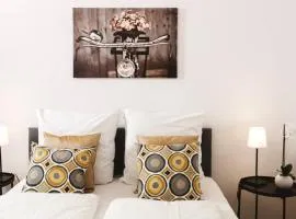 Family Apartment for 6 guests, Mitte Moabit