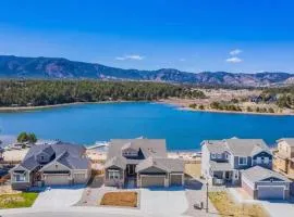 Large Brand-New Home Close to Lake & Mountains