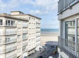 Zonnig en gezellig appartement met zijdelings zeezicht en zwembad in Koksijde