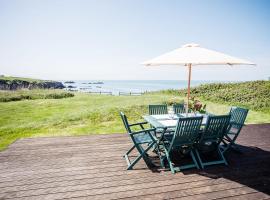 Beachcombers, hotel in Llanrhyddlad