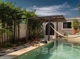 Luxury home in the heart of Merida Centro, kh&aacute;ch sạn gần S&acirc;n bay quốc tế Manuel Crescencio Rej&oacute;n, 
