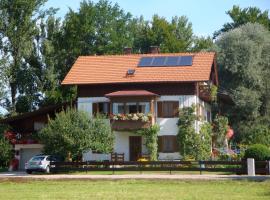 Haus Elisabeth, гостевой дом в городе Унтервёссен