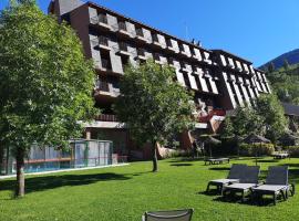 Evenia Monte Alba – hotel w mieście Cerler