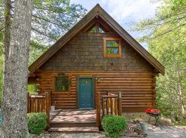 Nestled In Secluded Cabin in the Mountains with Hot Tub, Fire Pit, and SEGA Game System!, hotel near Foxfire Mountain Adventure Park, Sevierville