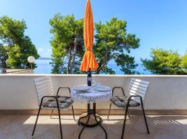 Apartments Verica - 15 m from beach, apartment in Krilo