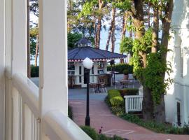 Strandvillen Binz - Ferienwohnung mit 1 Schlafzimmer und Balkon AH-625, hotell i Binz