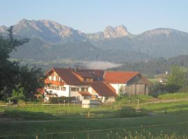 Haus Echtler, hotel com estacionamento em Hopferau