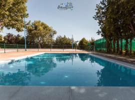 Albergue Multiaventura Active Andalucia, hostel in Almodóvar del Río