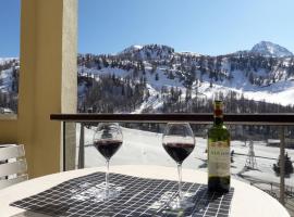 Appartement 4/6 pers plein sud. Front de neige, hotel near Combe Grosse Ski Lift, Isola 2000