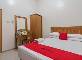 RedDoorz Syariah Plus @ Perintis Guesthouse Tasikmalaya، فندق رخيص في تاسيكمالايا