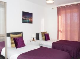 TMS Beautiful 2 Bedroom Apartment!Ensuite!Dovestone Lakeside, מלון בווסט ת'ורוק