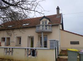 Maison de 4 chambres avec jardin clos et wifi a Fenay, hotel u gradu 'Fénay'