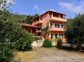 Paradise Apartments, hotel para famílias em Paleokastritsa
