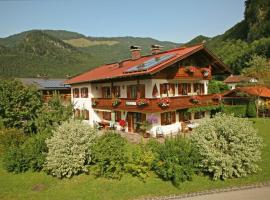 Haus Kohlpointner, hôtel à Oberwössen