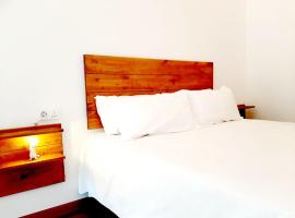Apartamentos Candelario by gaiarooms, hotel in Candelario