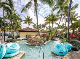 Naples Bay Resort Condo with Fabulous Amenities, near Beach & Downtown!