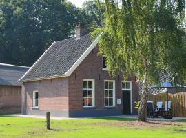 Alluring Holiday Home in Geesteren with Terrace, hotel em Geesteren