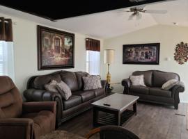 The Villa - Amazingly Comfortable King Beds, Hotel in Alpine