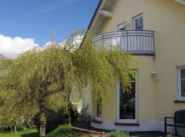 Ferienwohnung Landfein Schalkenmehren, hotel with parking in Schalkenmehren