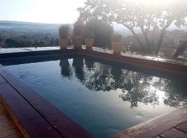 la Vigie Gite panoramique avec piscine, hôtel à Saint-Jean-de-Fos