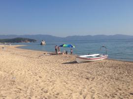 Ikidiki Beach Villa, hotel a Ierissós