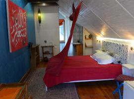 Romantic Guest House, hospedagem domiciliar em Kamianets-Podilskyi