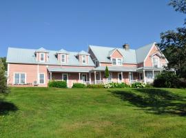 Auberge Le Tricorne, hotel v destinaci North Hatley