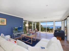 Enjoy Spectacular Oceanviews with BBQ & Airy Space: Terrigal şehrinde bir kulübe