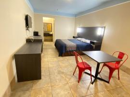 Texas Inn & Suites McAllen at La Plaza Mall and Airport, motel in McAllen