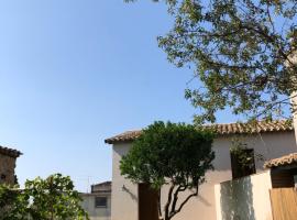 La Casa del mandarino di Borgo Carbone, hotel med parkering i Locri