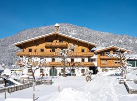 Erlebnisgut & Reiterhof Oberhabach, hotel v destinaci Kirchdorf in Tirol