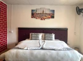 The Glasshouse Hotel, hotel en Chitwan