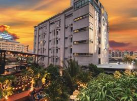 Letana Hotel, hotel em Bang Phli