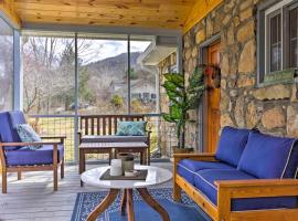 The Rock Cottage Quiet Escape with Porch!, hotel Hot Springsben