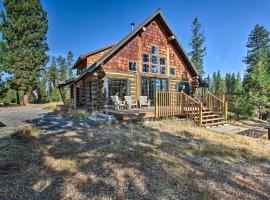 Snow Pine Retreat - Secluded Crescent Escape!, готель з парковкою у місті Crescent