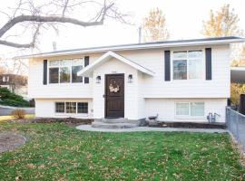 Family Friendly Home - Utah Valley Sanctuary, holiday home in Orem