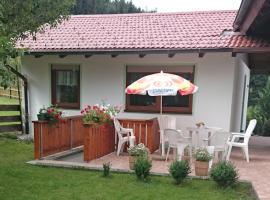 Cosy holiday home with sauna in the Allg u, hotel barat a Burggen