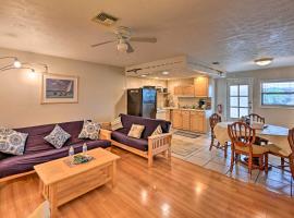 Coastal Condo Less Than 1 Mile to Everglades Natl Park!, ξενοδοχείο σε Everglades City