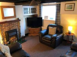 Mena Cottage, Cosy Country and Quaint., accommodation in Hunmanby