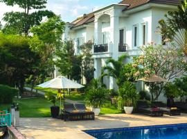 Vimean Sovannaphoum Resort, complexe hôtelier à Battambang
