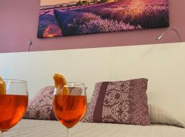 Affittacamere Le Grotte - Le Grotte Rooms & Apartments, hotel in Camerano